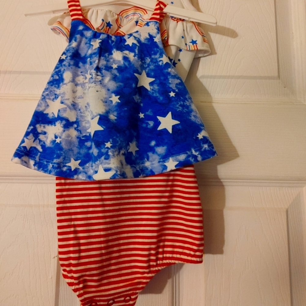 Cat & Jack 2 Onesies Set